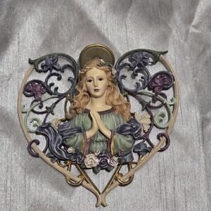 Innovation Madonna Angel Wall Figure 13"